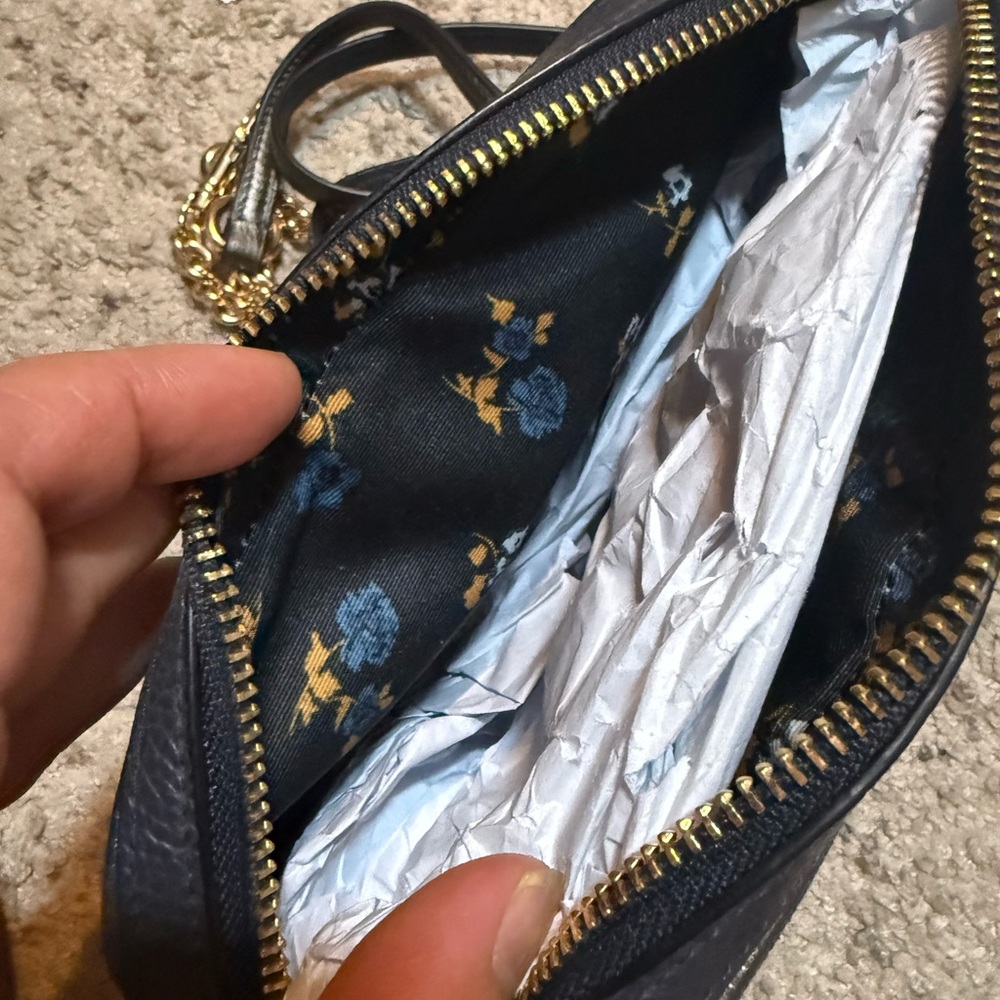 COACH ISLA CHAIN CROSSBODY (COACH F25879)
DENIM MULTI/LIGHT GOLD - Picture 8 of 11